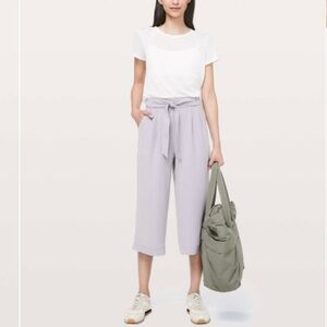 Lululemon Lavandare Noir Crop